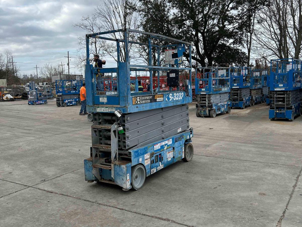 2016 Genie GS-3232