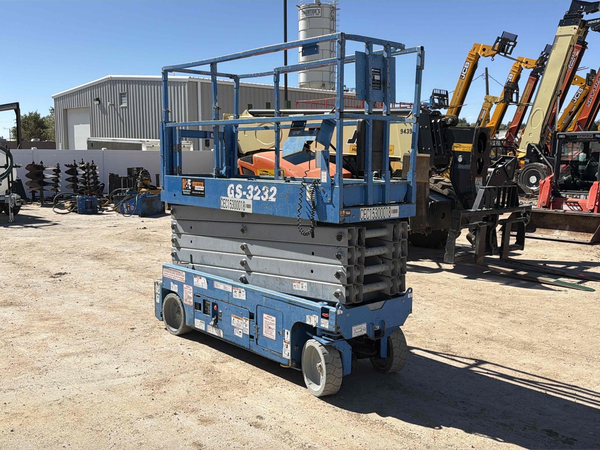 2015 Genie GS-3232