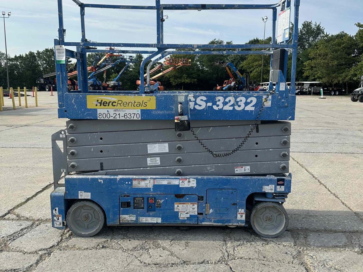 2018 Genie GS-3232-7