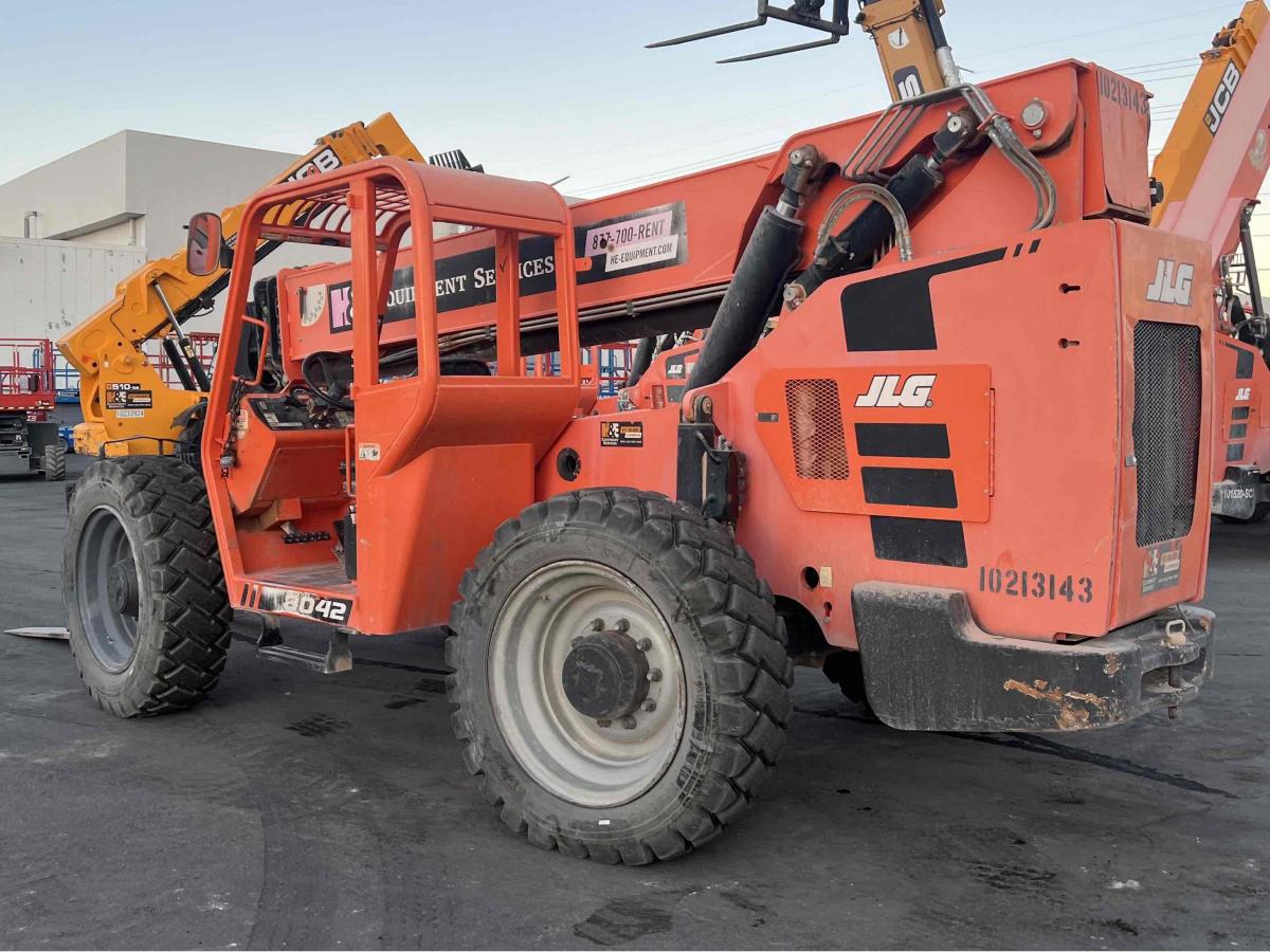2017 SkyTrak 8042