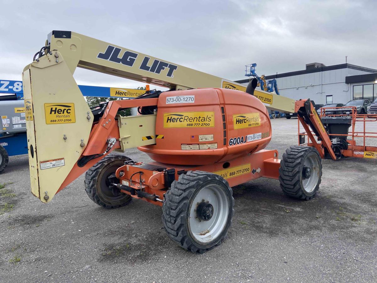 2017 JLG 600AJ-2