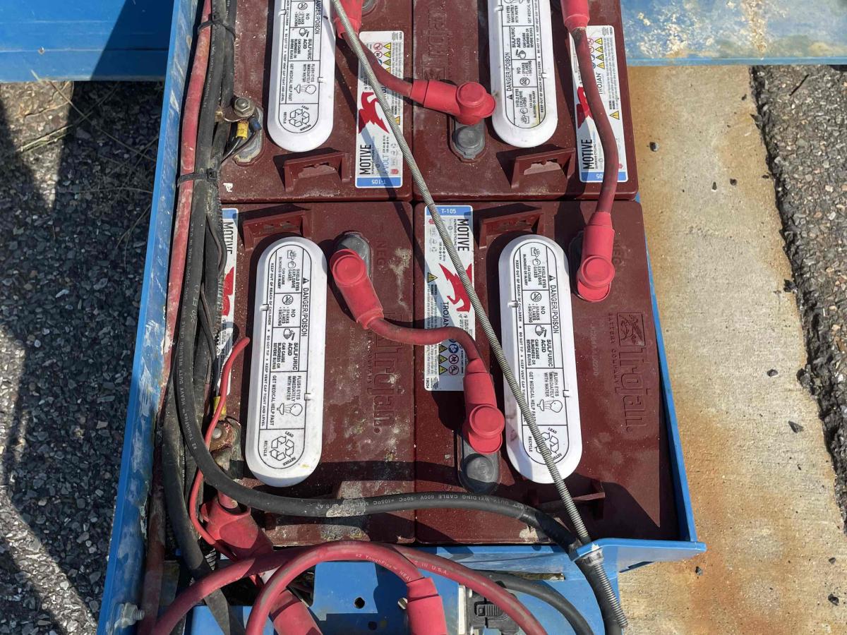 2017 Genie GS-3246-9