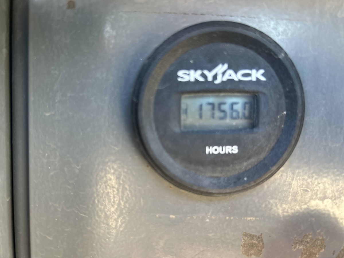 2017 Skyjack SJ-6826RT-6