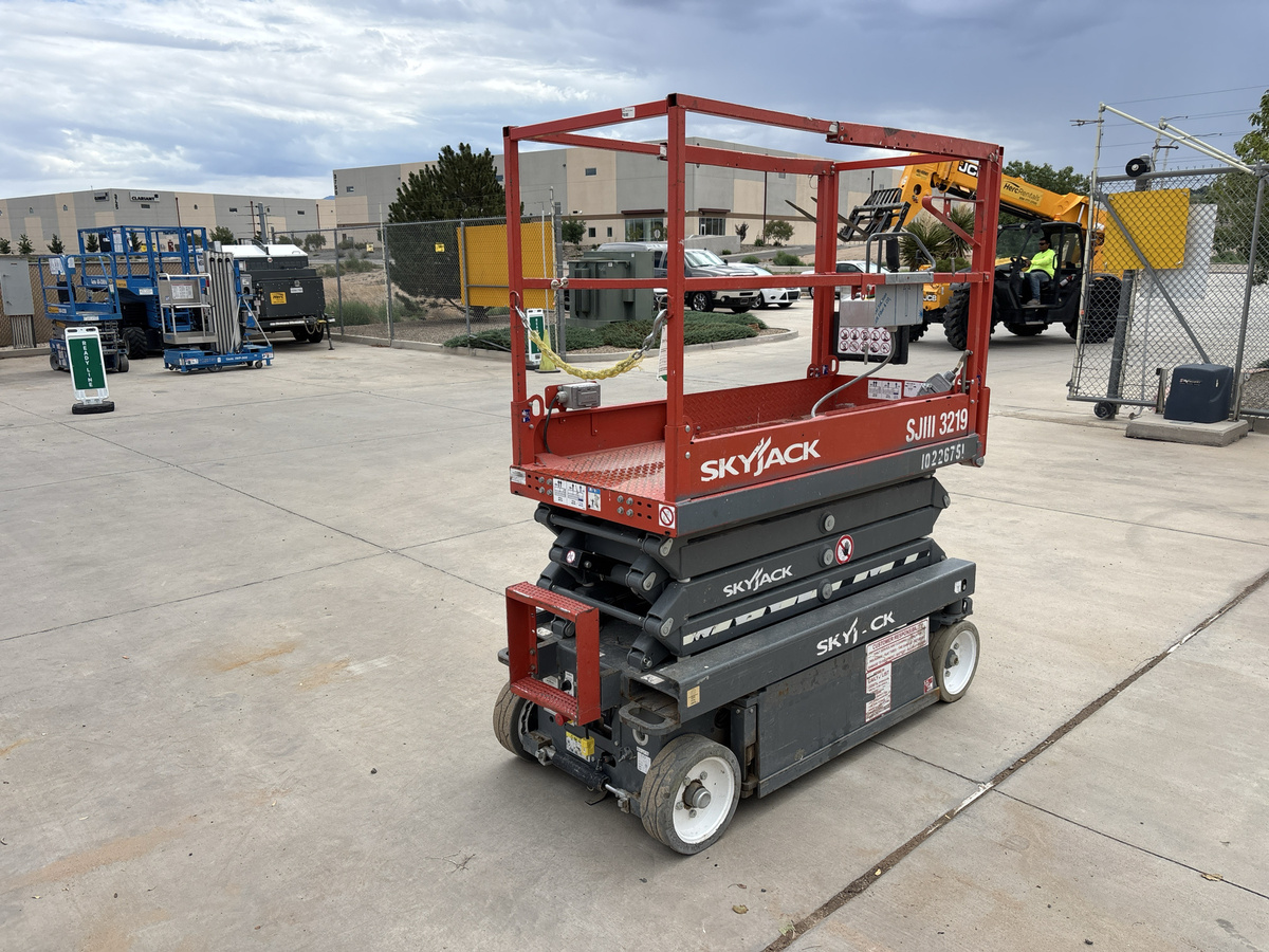2017 Skyjack SJ3219