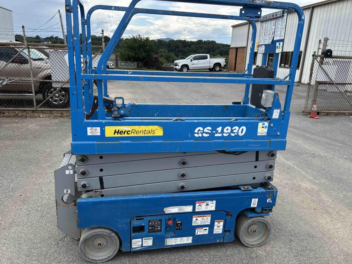 2018 Genie GS-1930