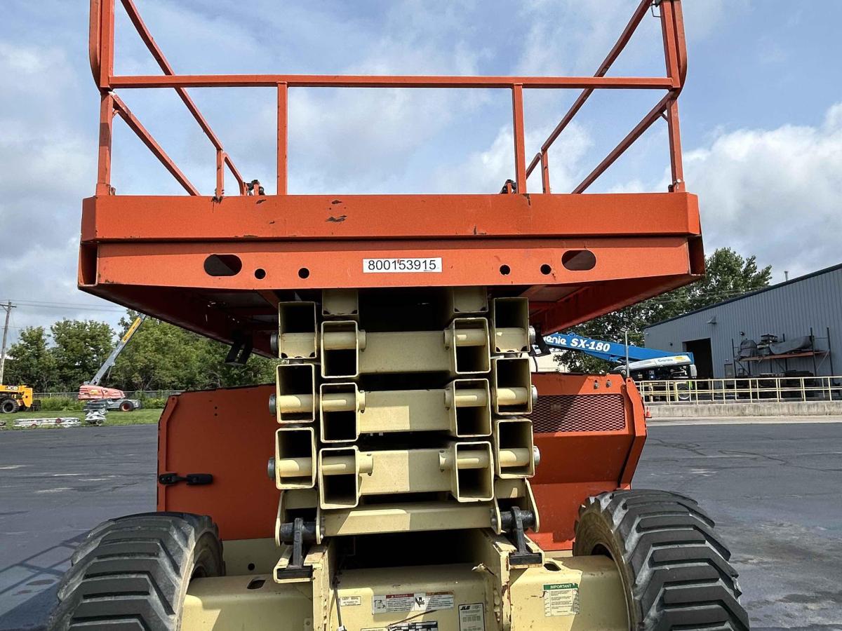 2017 JLG 4394RT-6
