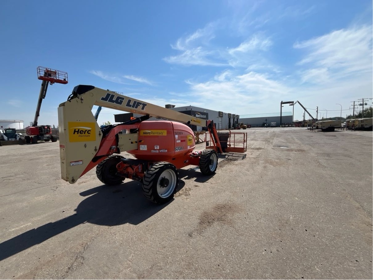 2012 JLG 600AJ-2