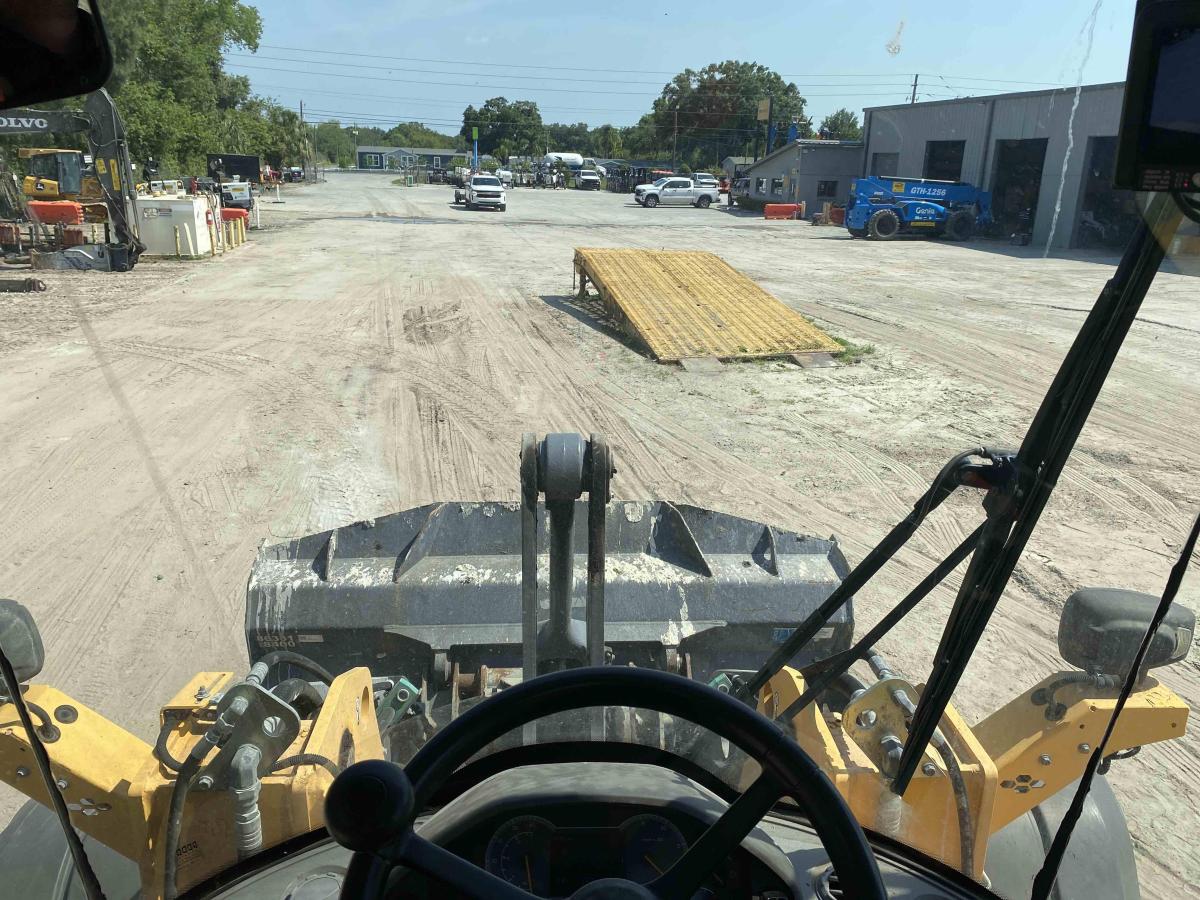 2018 Volvo L90H-14