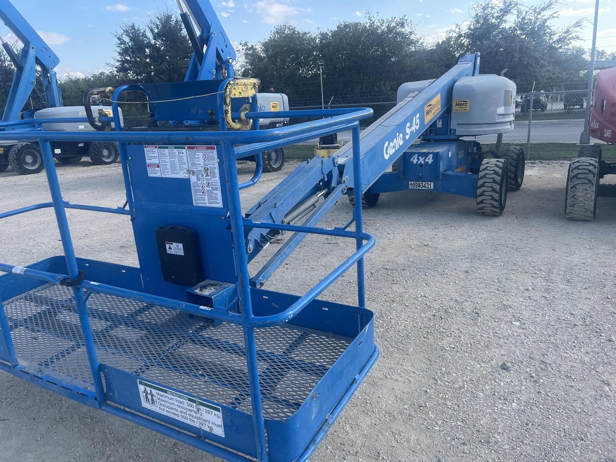 2017 Genie S-45