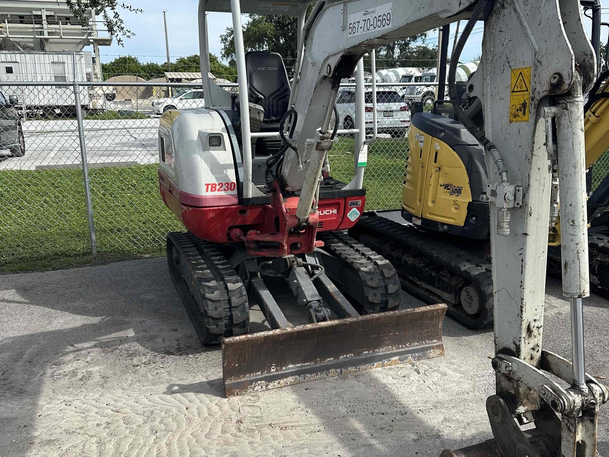 2021 Takeuchi TB230-2