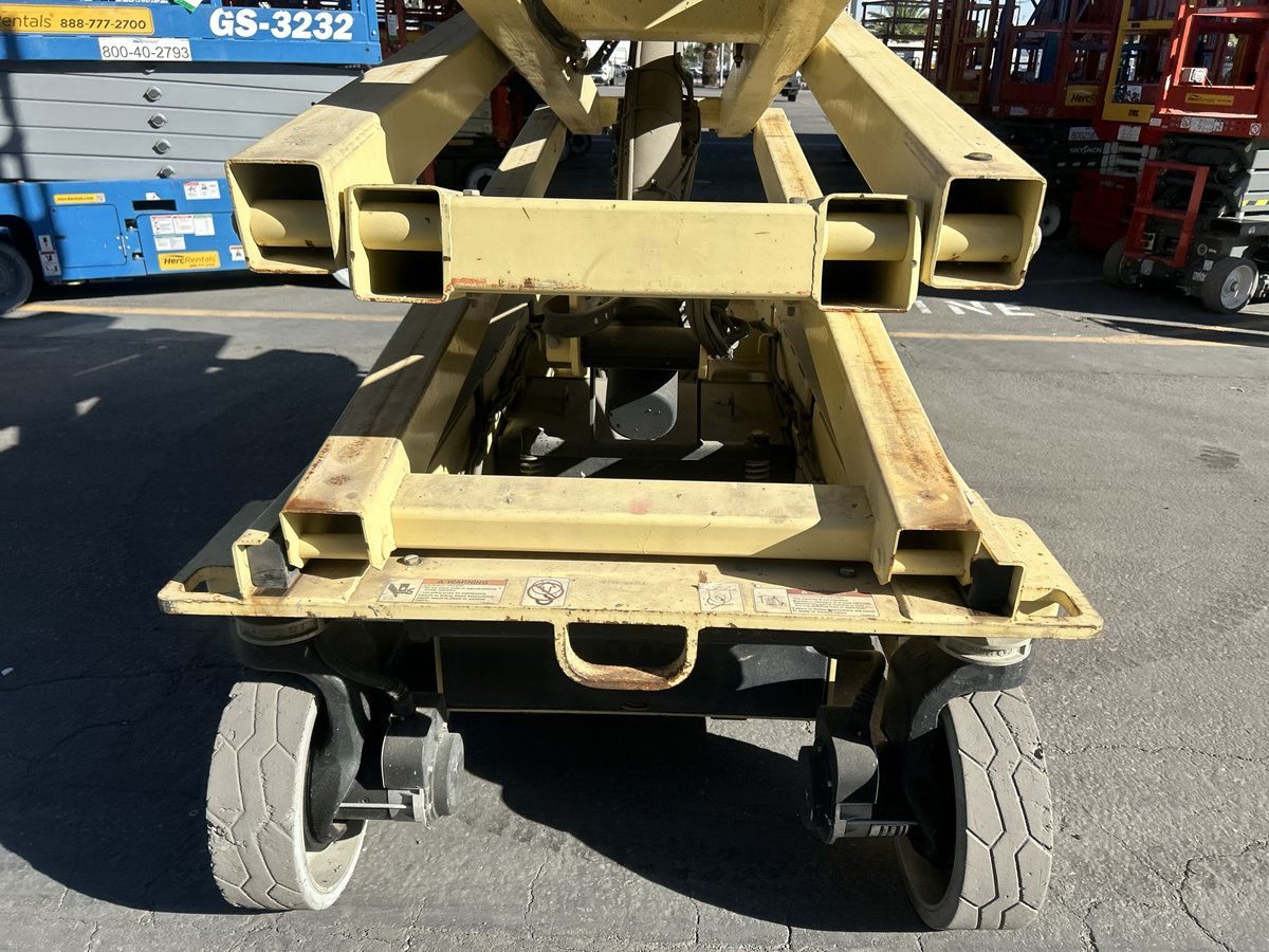 2017 JLG 3246ES-18