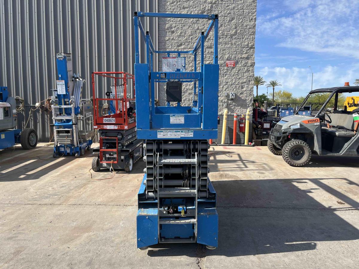 2017 Genie GS-3232