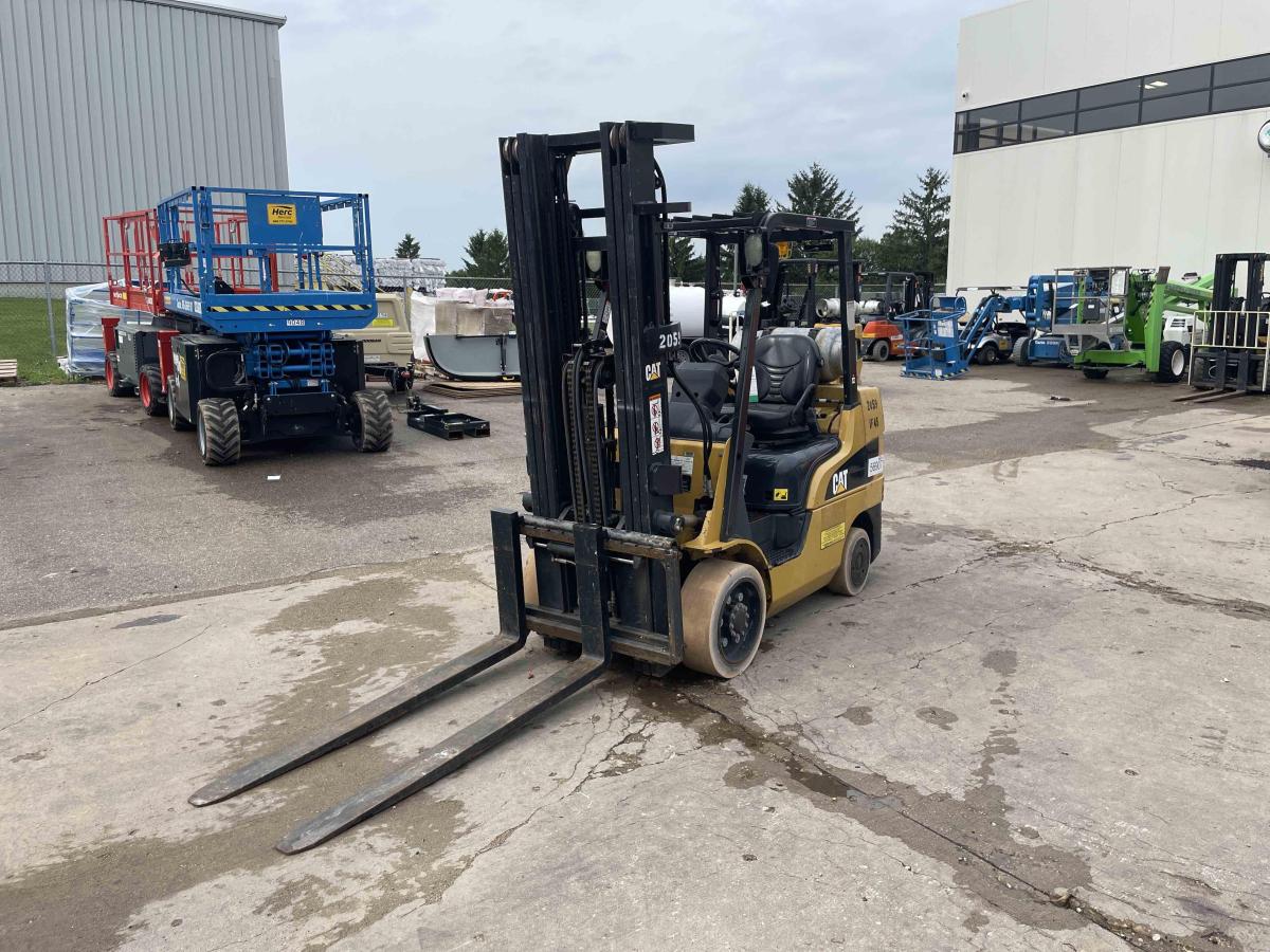 2012 CAT 2C6000