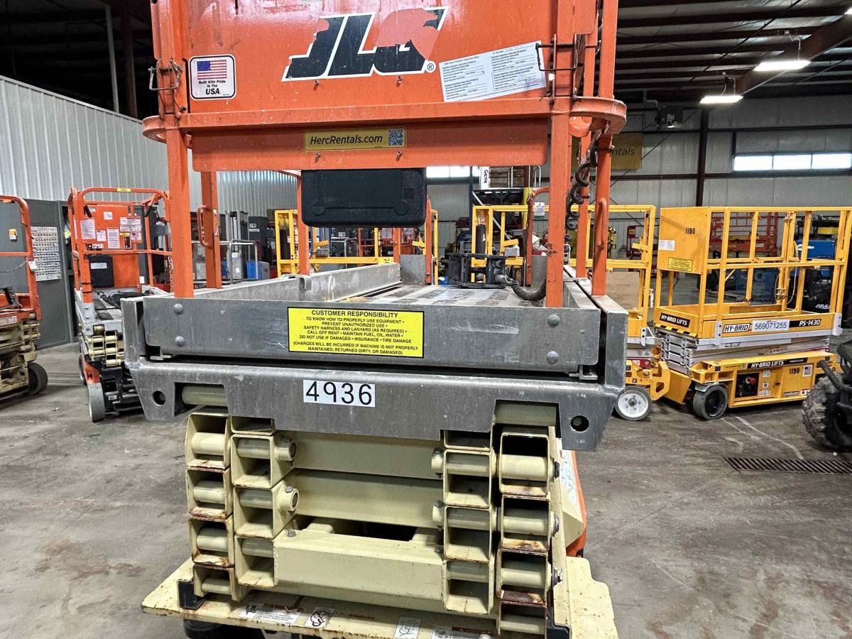 2014 JLG 3246ES
