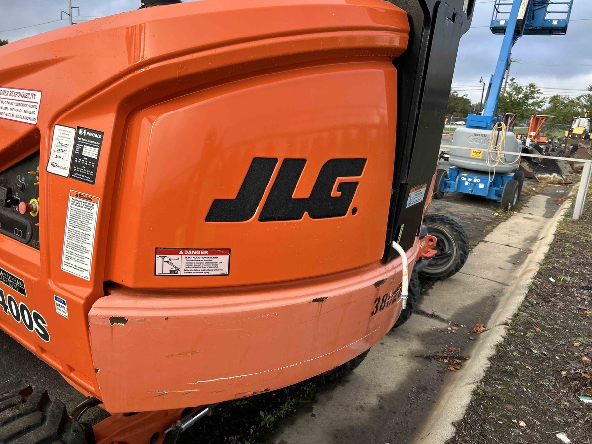 2017 JLG 400S-7