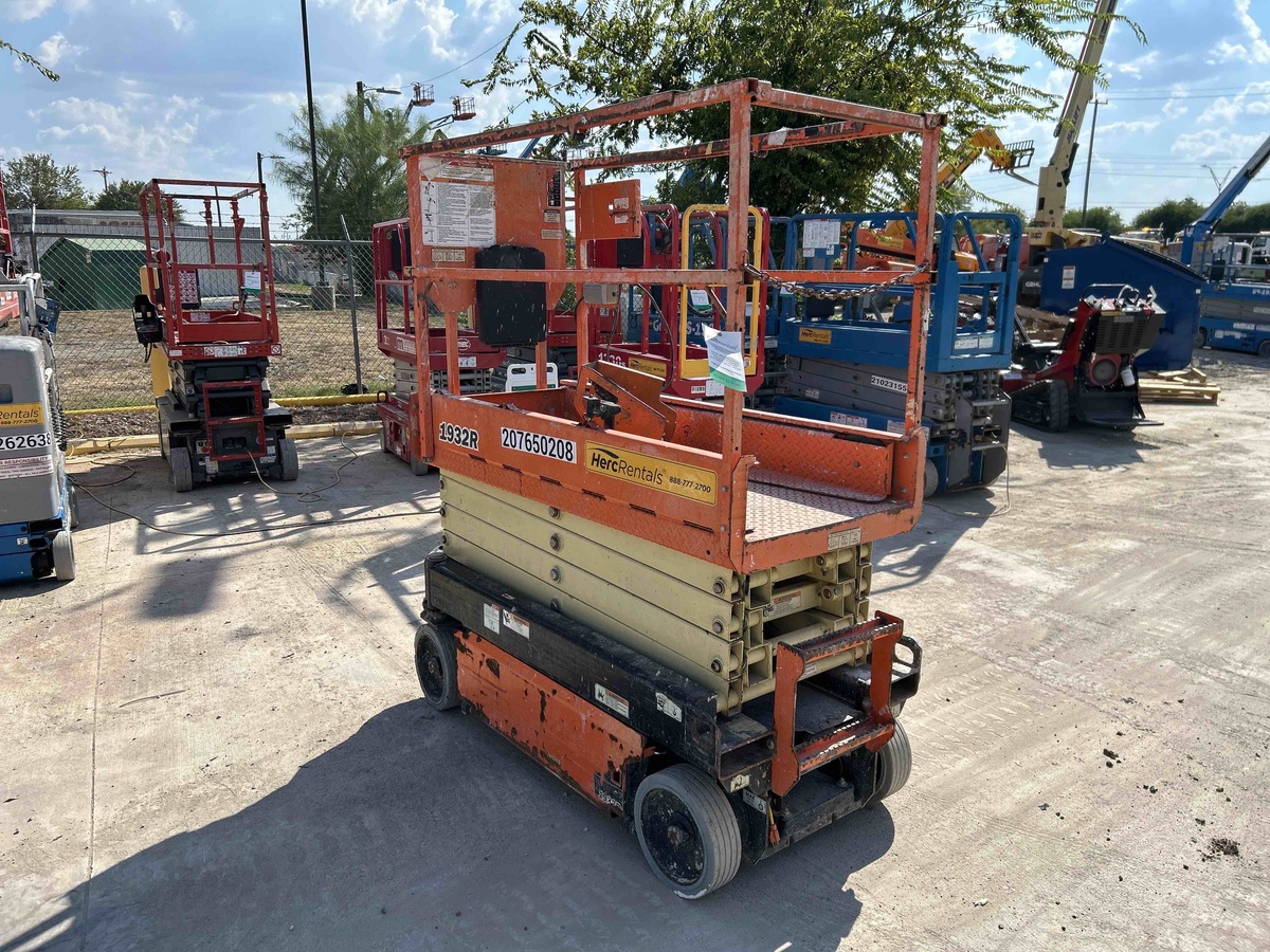 2018 JLG 1932R-5