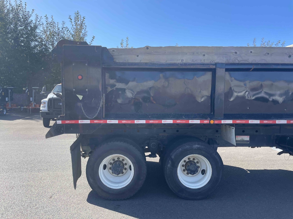 2018 Freightliner M2106-10