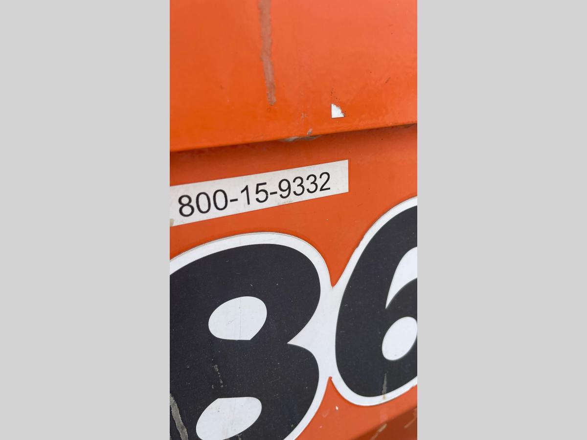 2017 JLG 860SJ