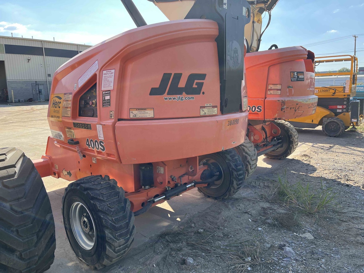 2017 JLG 400S-3