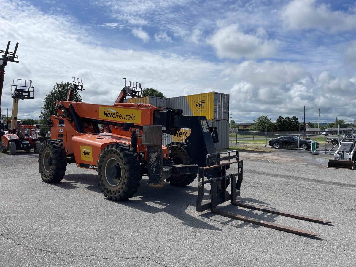2019 SkyTrak 10042