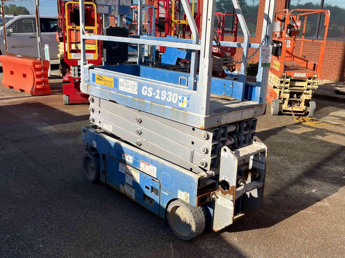 2018 Genie GS-1930