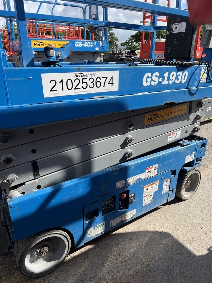 2019 Genie GS-1930