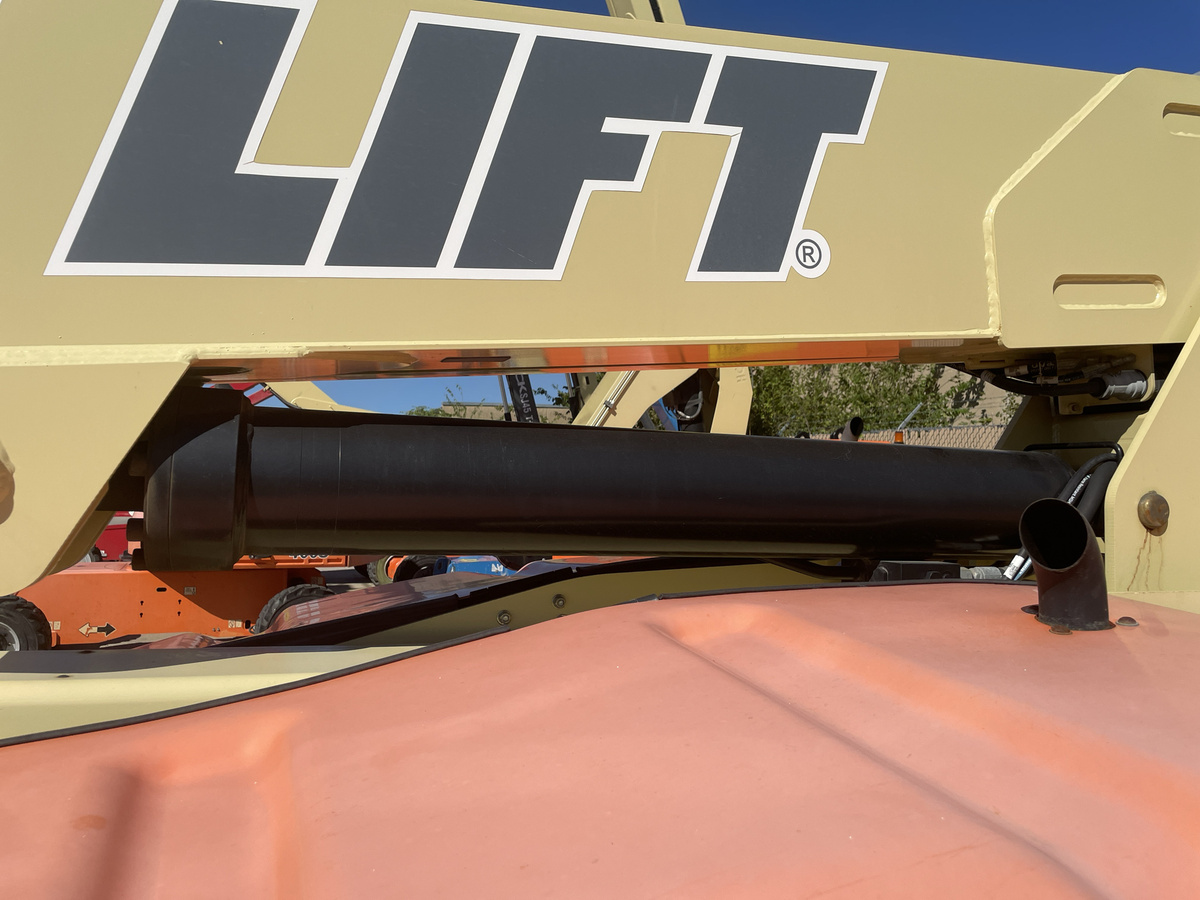 2018 JLG M600JP-9