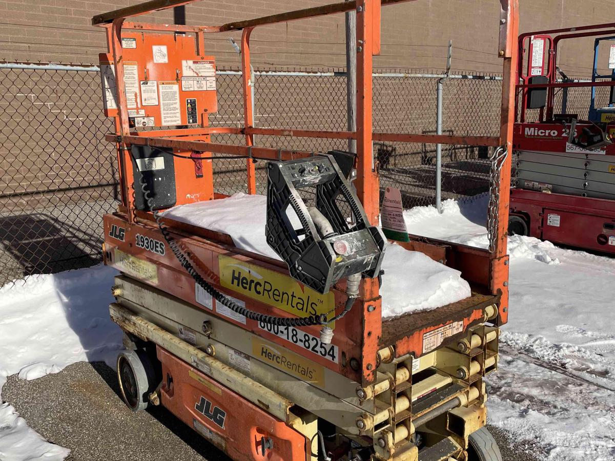 2017 JLG 1930ES