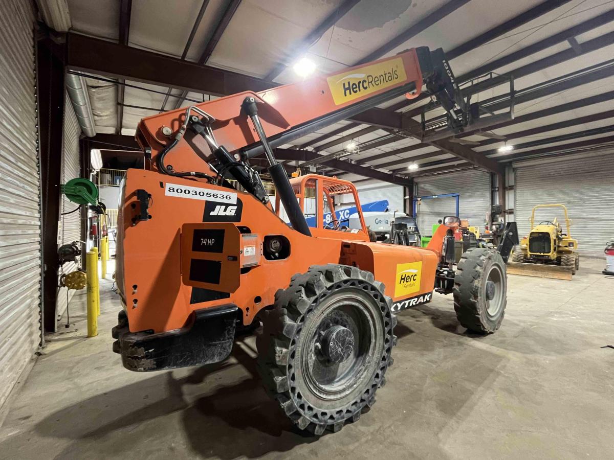 2021 SkyTrak 10042