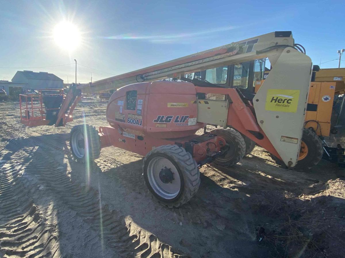 2016 JLG 600AJ