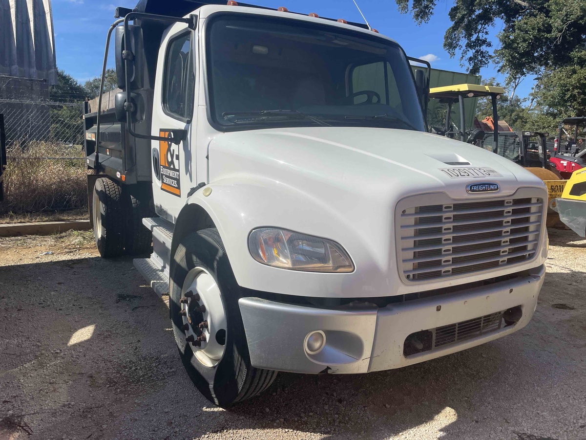 2020 Freightliner M2106