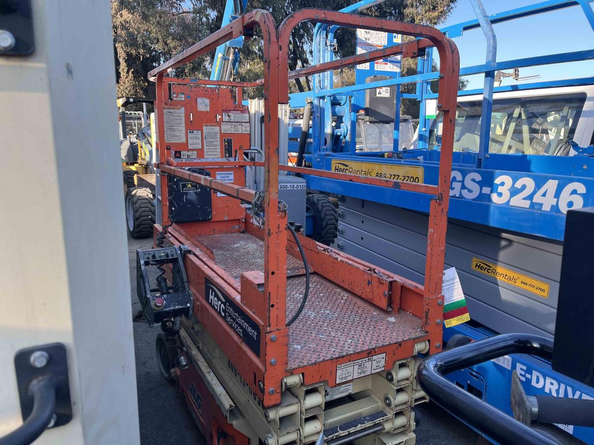 2016 JLG 1930ES