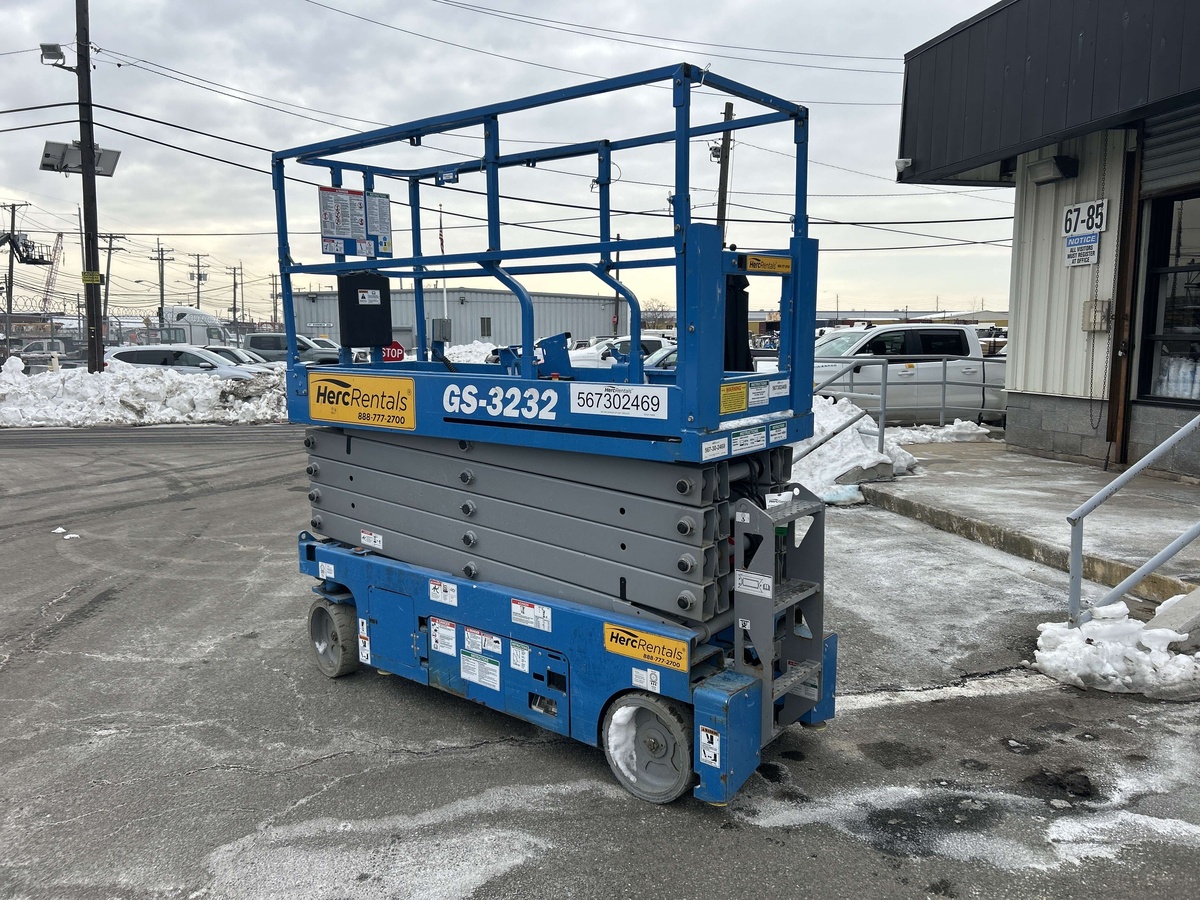 2017 Genie GS-3232-2