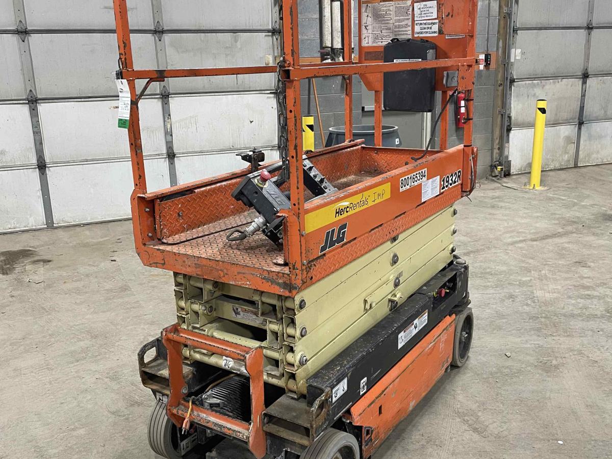 2017 JLG 1932R