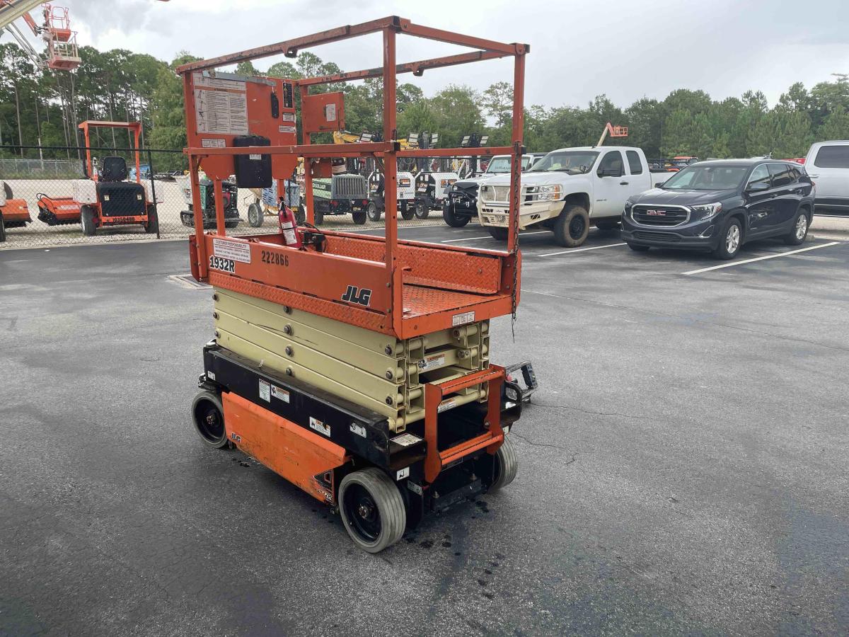 2017 JLG 1932R