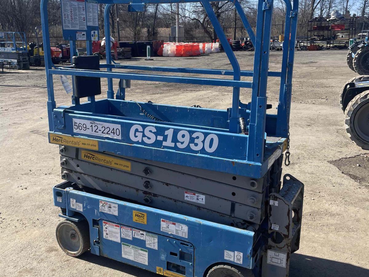 2018 Genie GS-1930