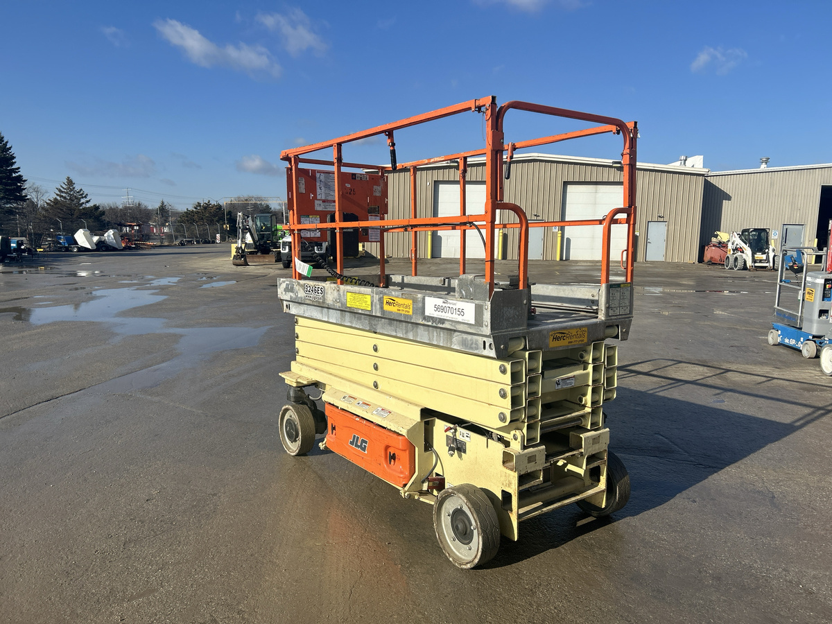 2012 JLG 3246ES-6