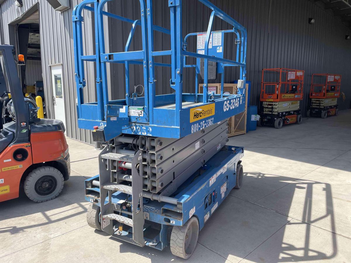 2019 Genie GS-3246