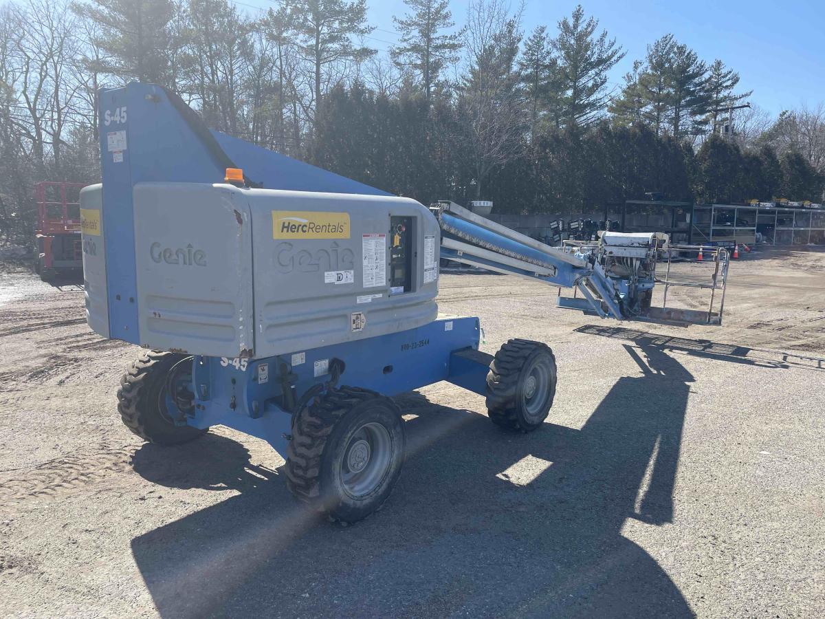 2018 Genie S-45