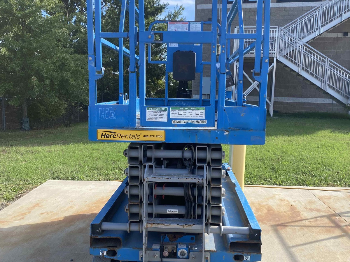 2018 Genie GS-3246-4