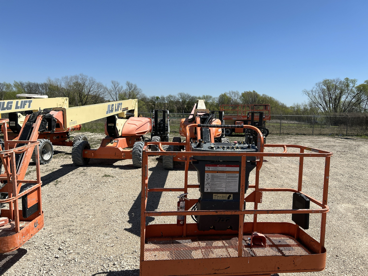 2015 JLG M600JP-14