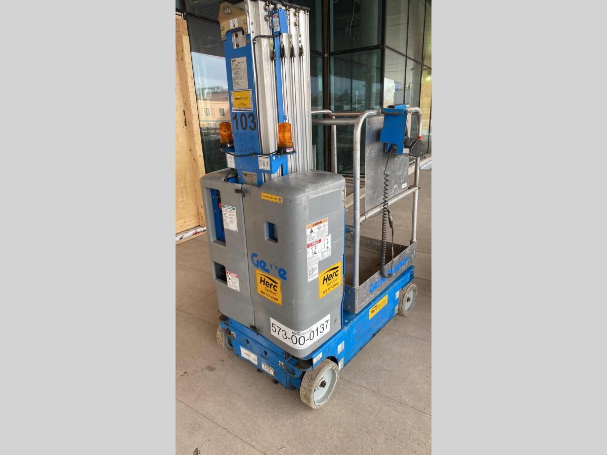2011 Genie GR-20