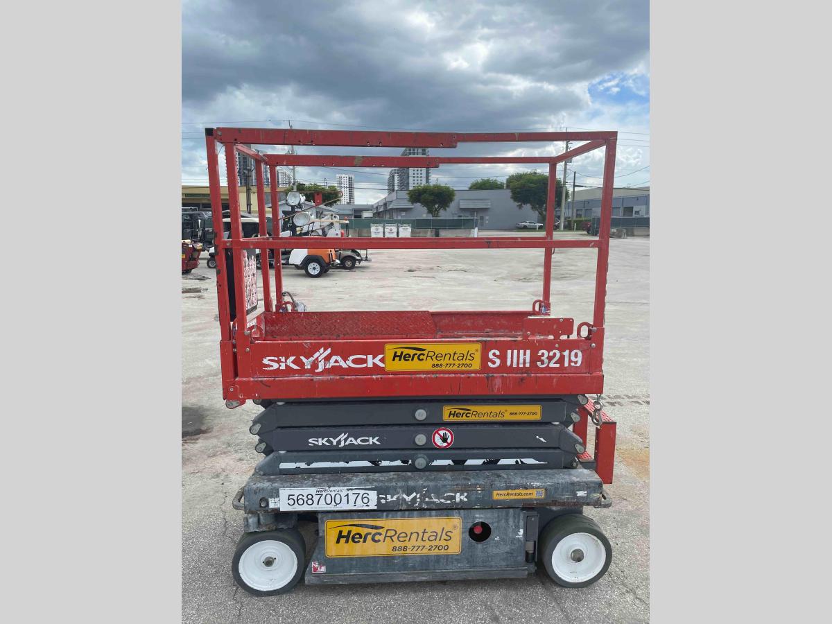 2017 Skyjack SJ3219