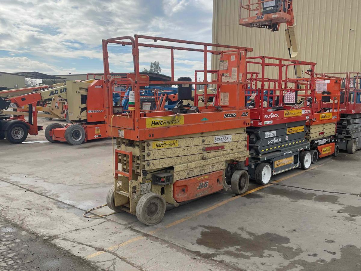 2017 JLG 2632ES-2