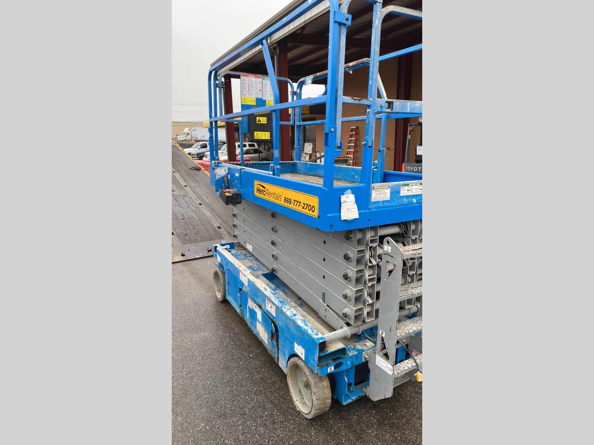 2016 Genie GS-4047