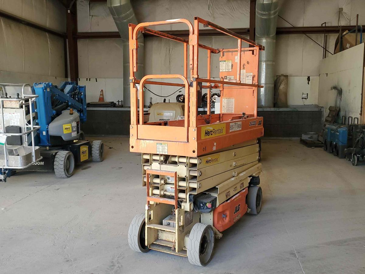 2017 JLG 2632ES-2
