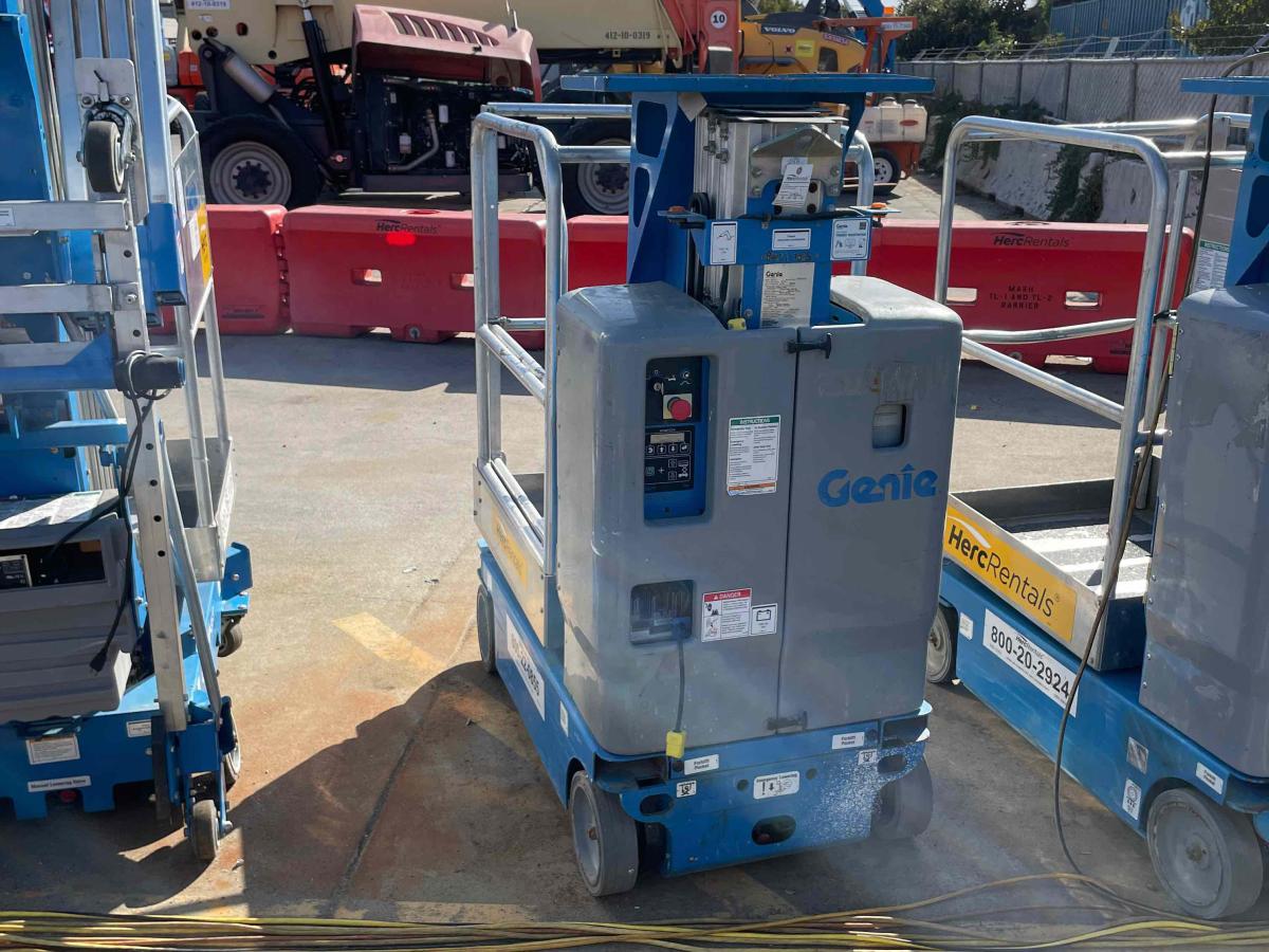 2018 Genie GR-12