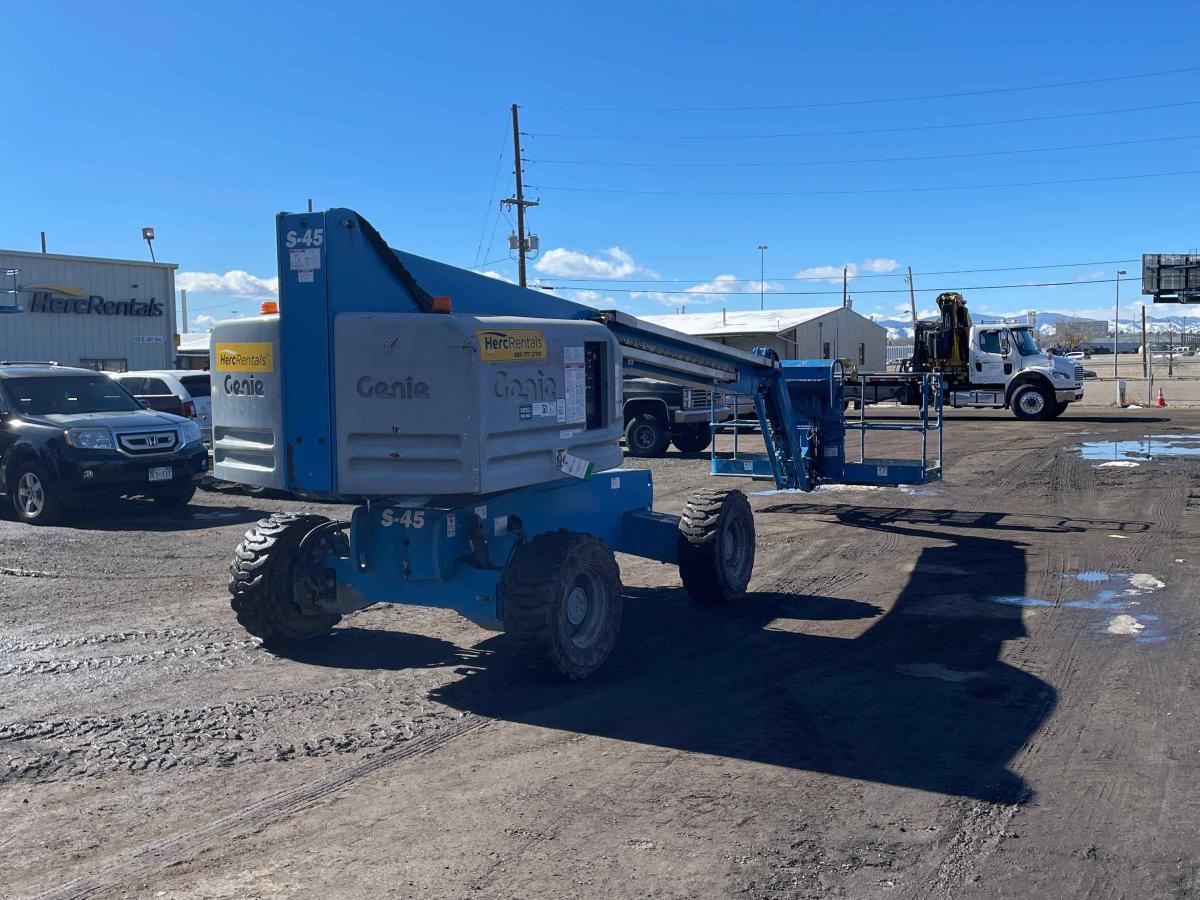 2018 Genie S-45