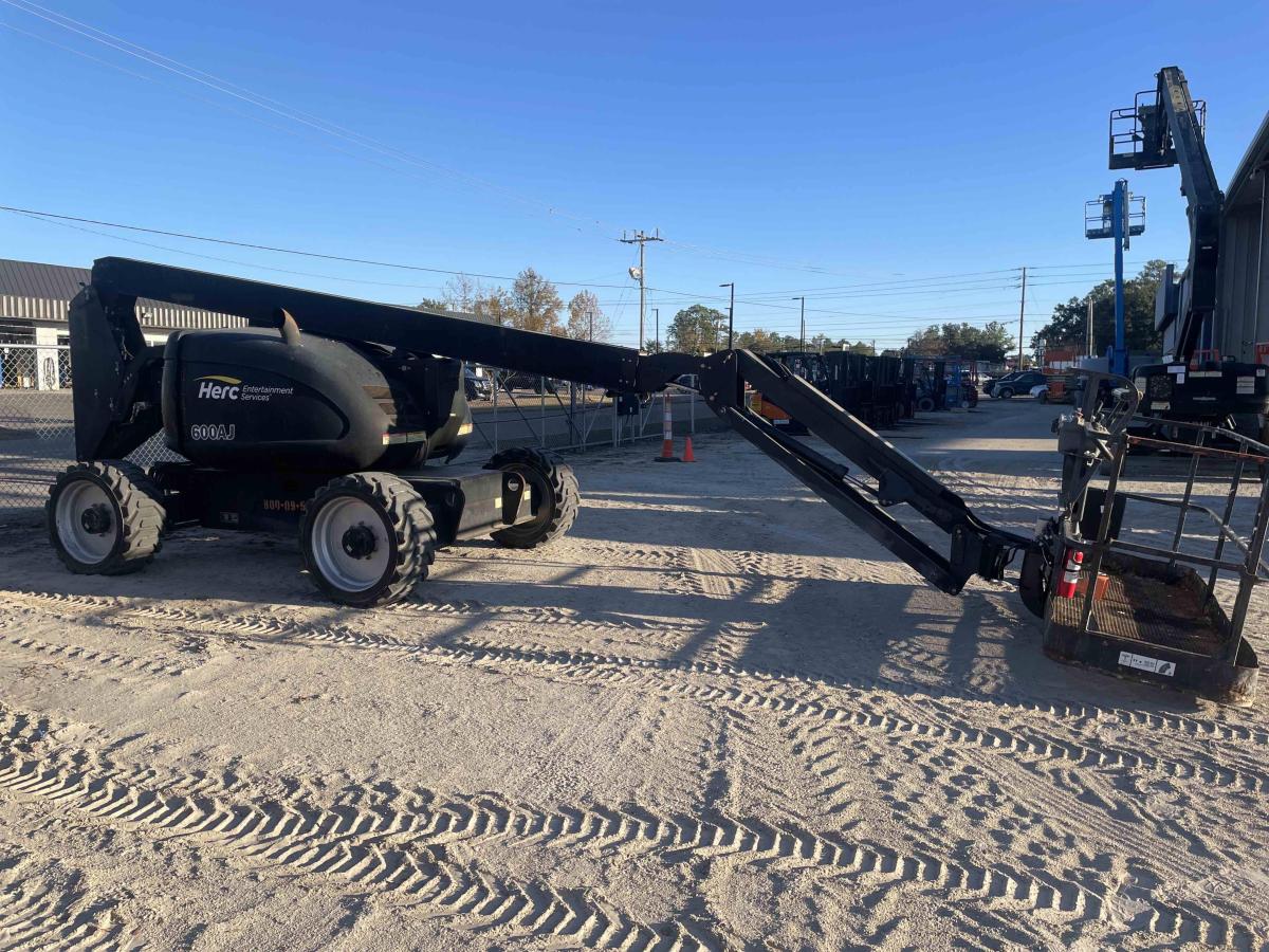 2016 JLG 600AJ