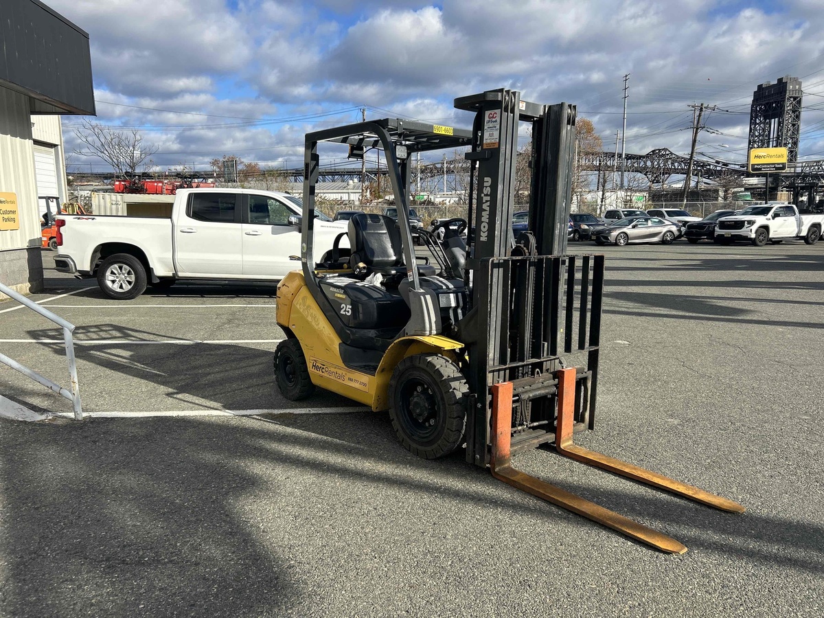 2021 Komatsu FG25T-16-4